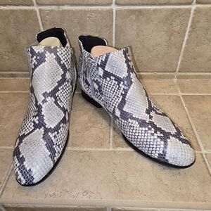 Munro Snakeskin Patterned Ankle Boots - Black and Gray